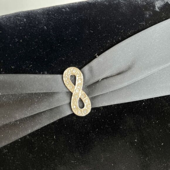 Vintage Velvet Evening Clutch w/ Satin Bow & Rhinestone Accent - Picture 3 of 7